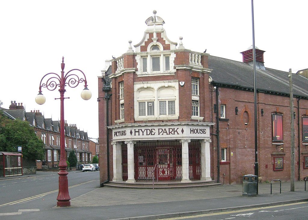 Gas lighting at Hyde Park Picture House set for refurbishment