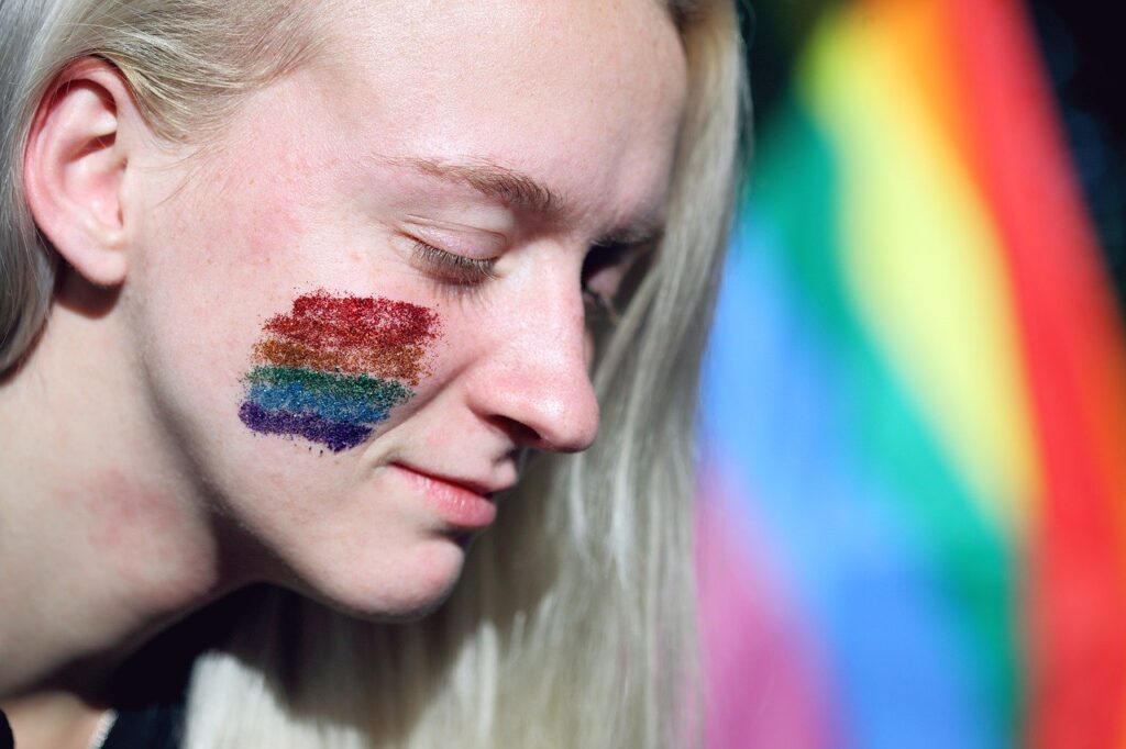 Kelompok LGBTQ muda Cambridgeshire menerima hibah Lotere Nasional yang substansial